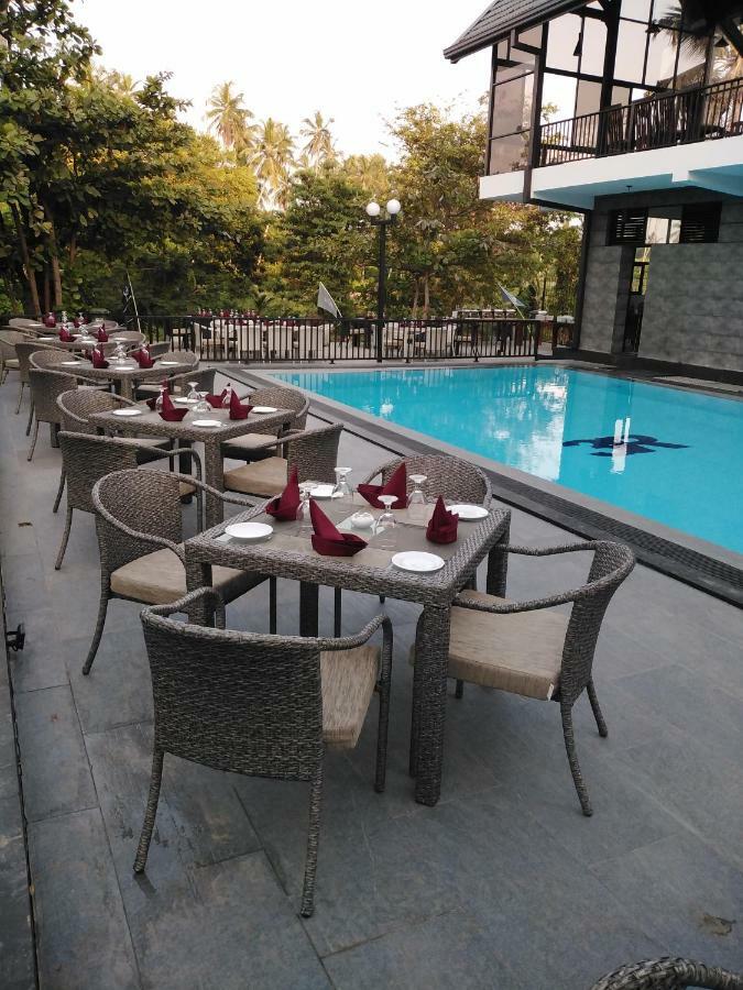 3R Resort Негомбо Екстериор снимка