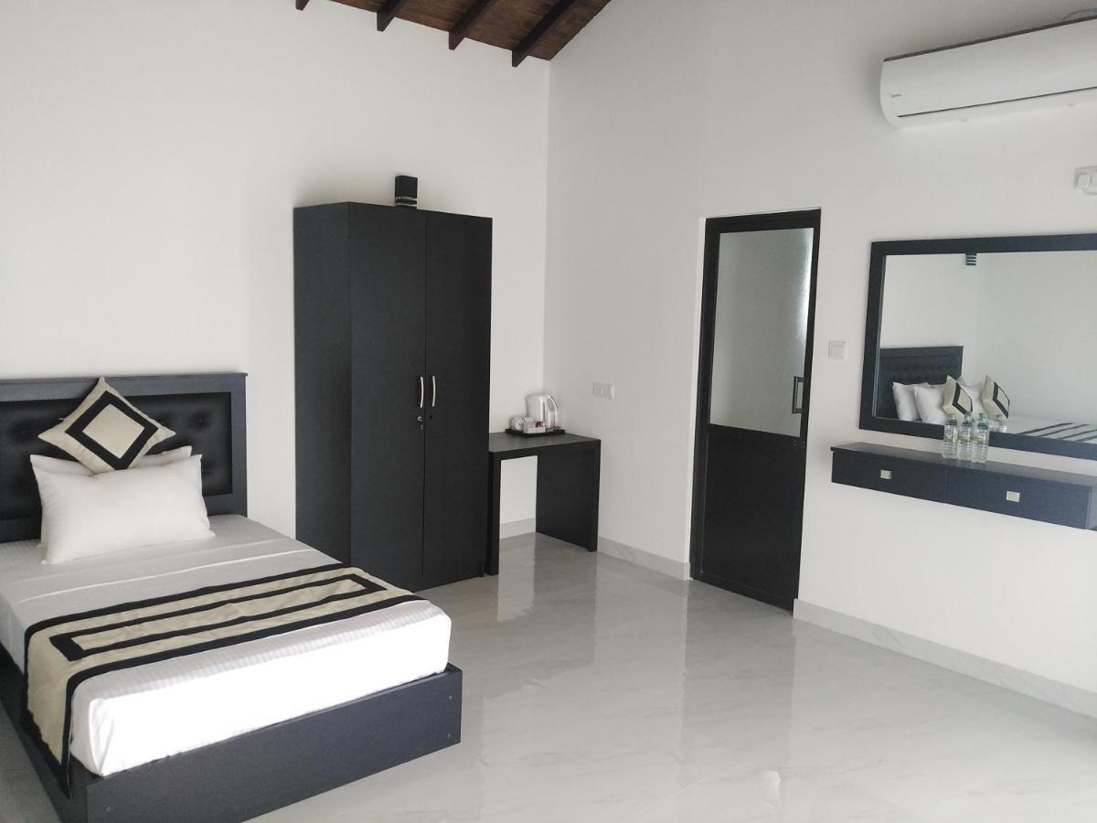 3R Resort Негомбо Екстериор снимка