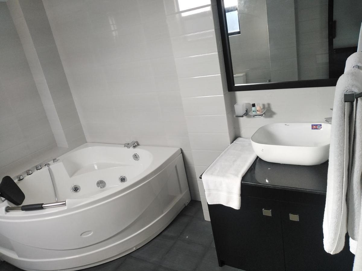 3R Resort Негомбо Екстериор снимка
